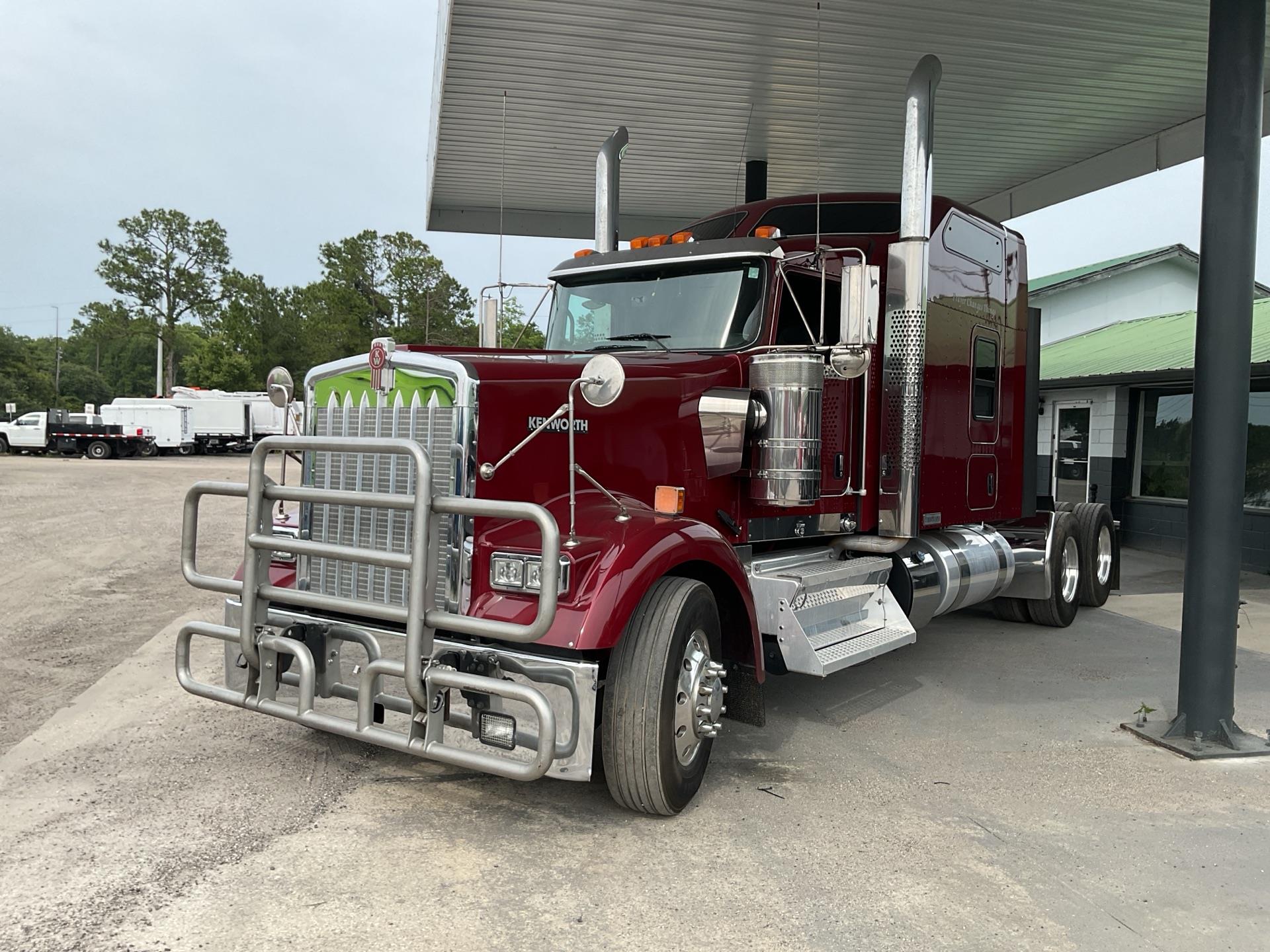 2023 Kenworth W9 Series