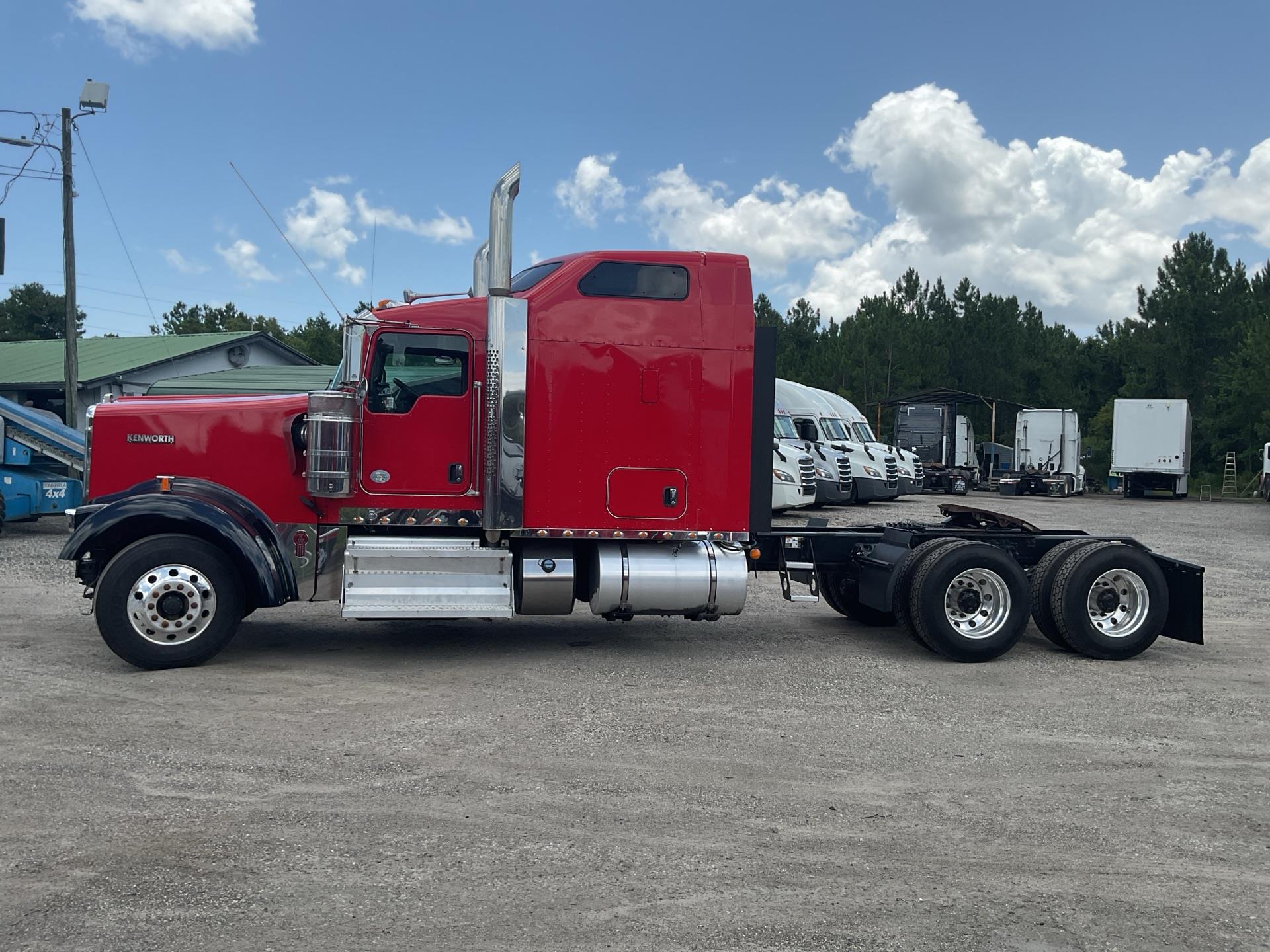 2021 Kenworth W9 Series