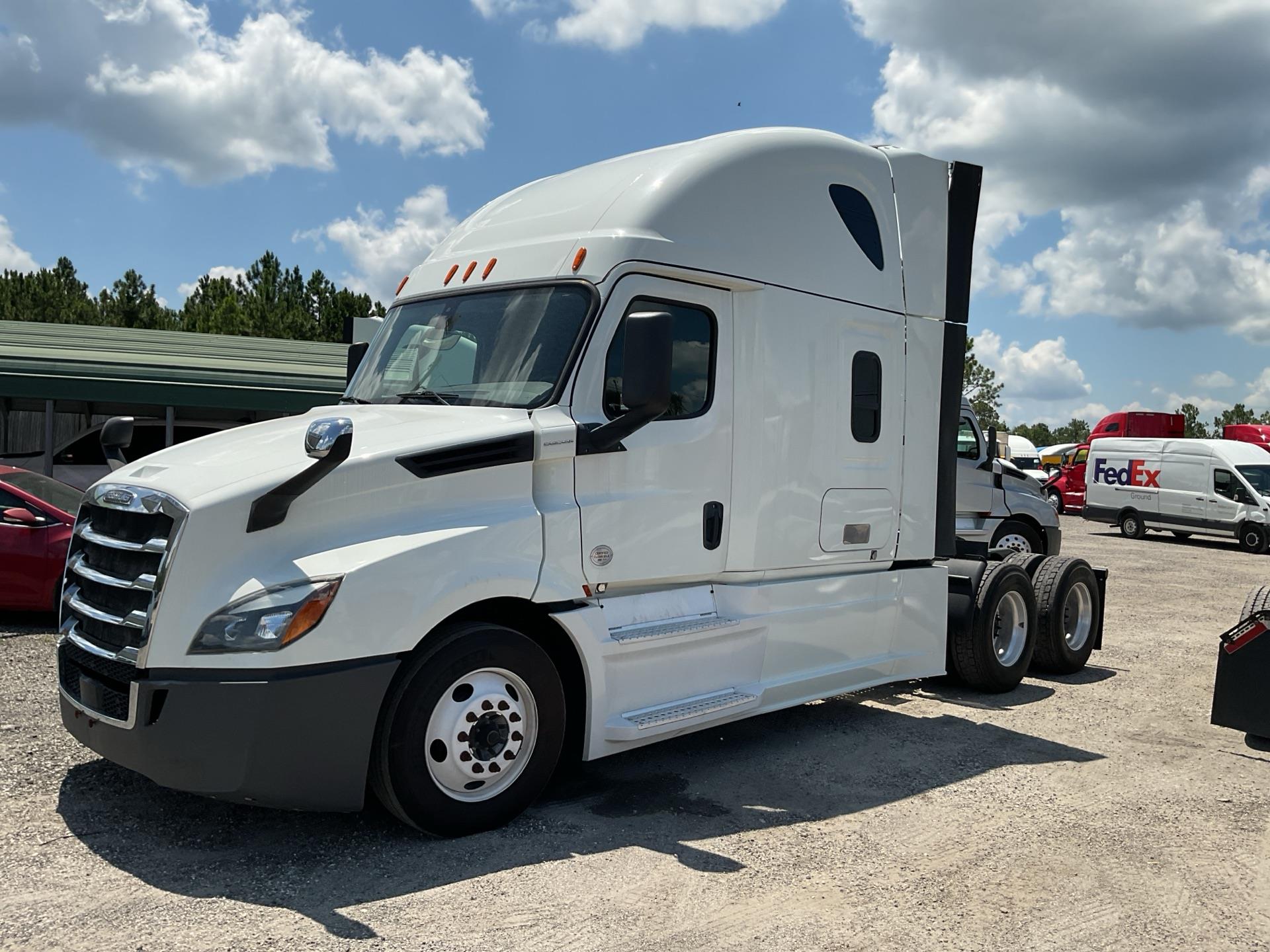 2019 Freightliner CA12564SLP - CA