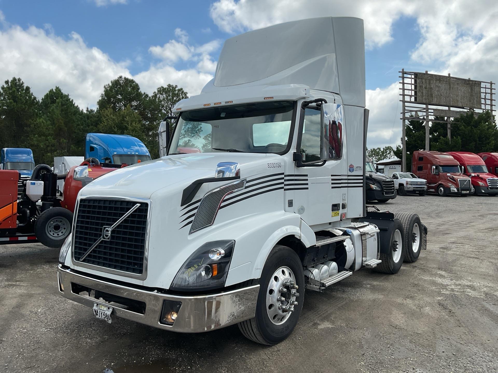 2018 Volvo VNL300