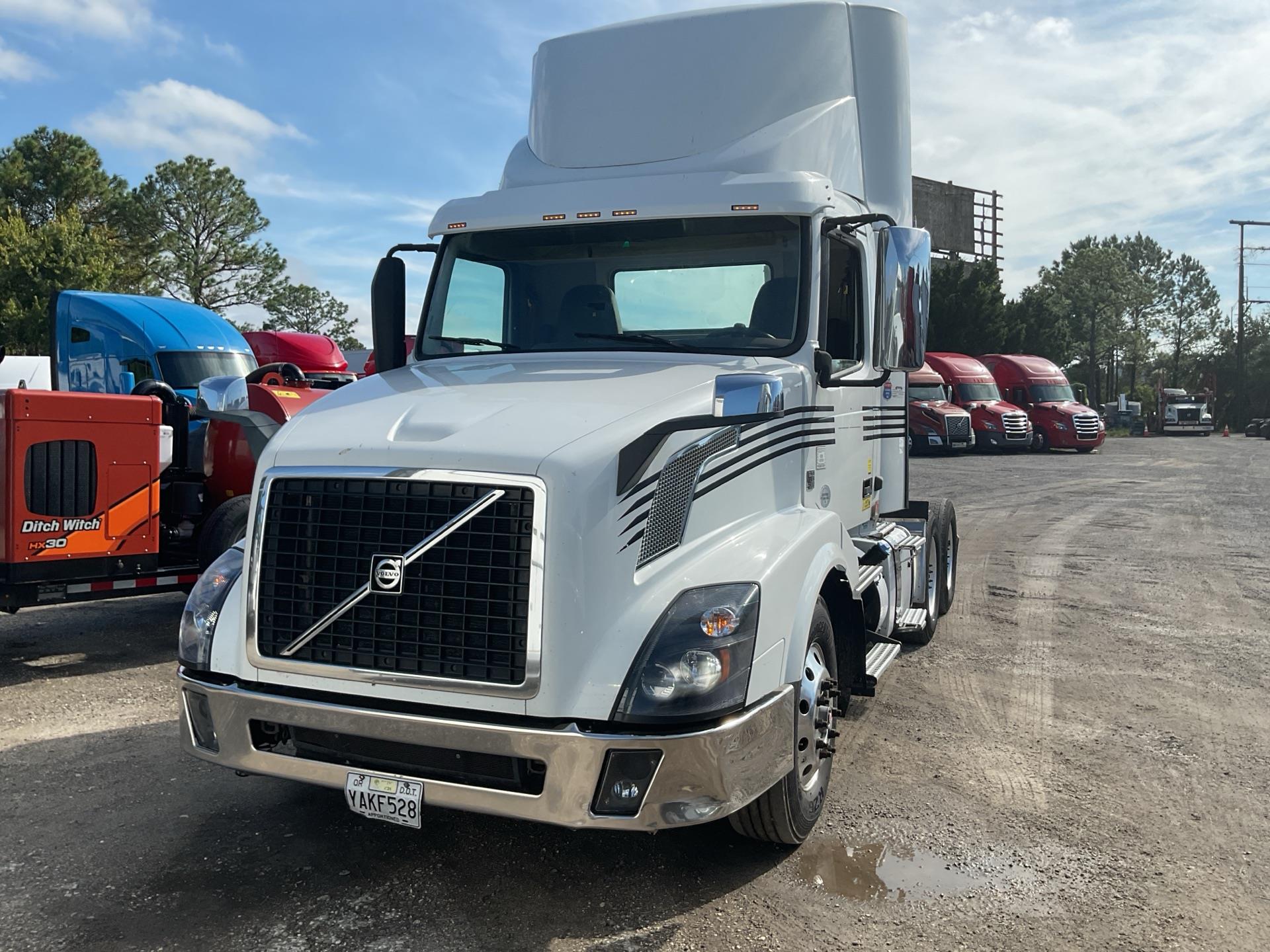 2018 VOLVO TRUCK VNL