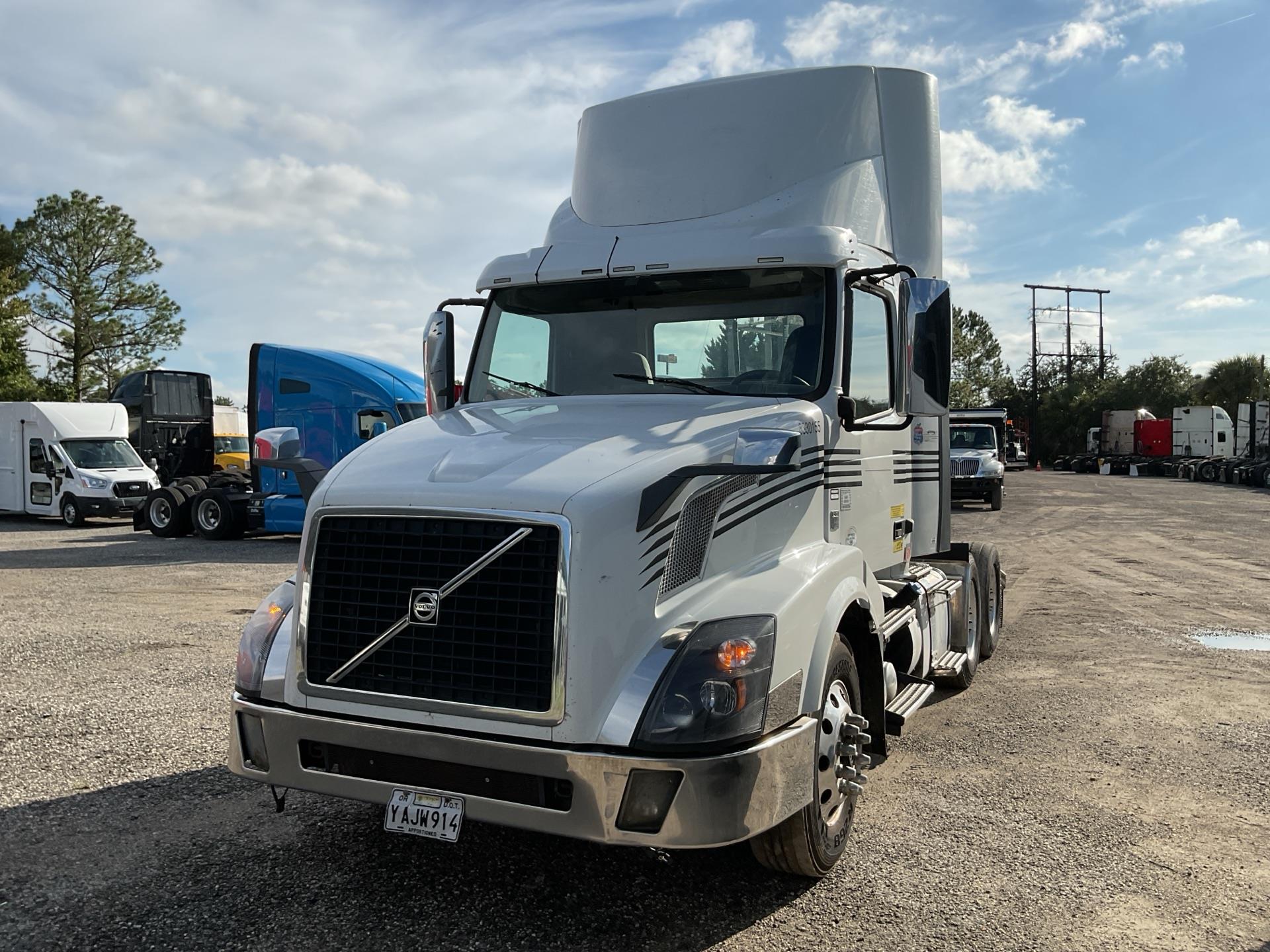 2018 VOLVO TRUCK VNL