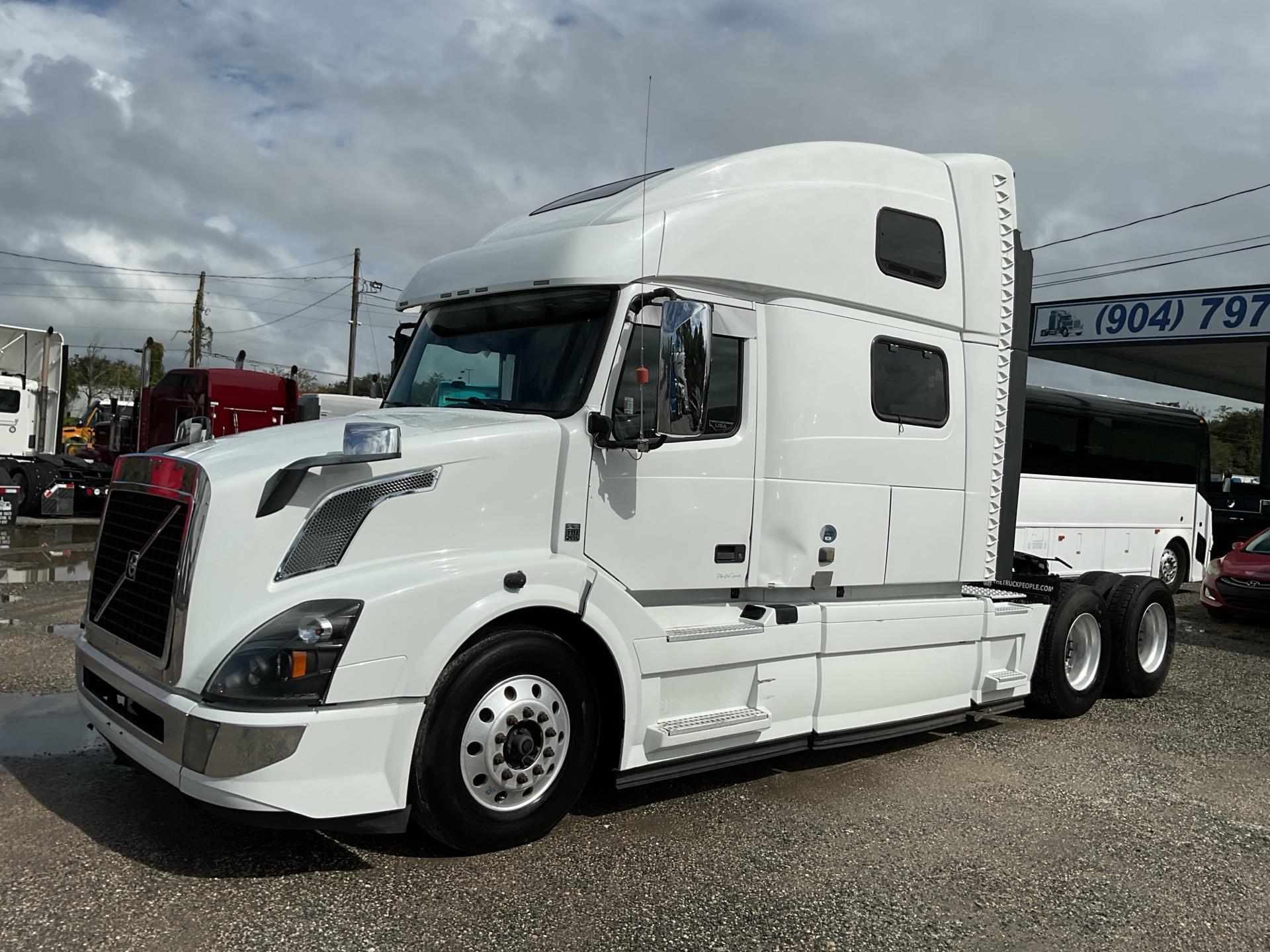 2017 Volvo VNL64T 780