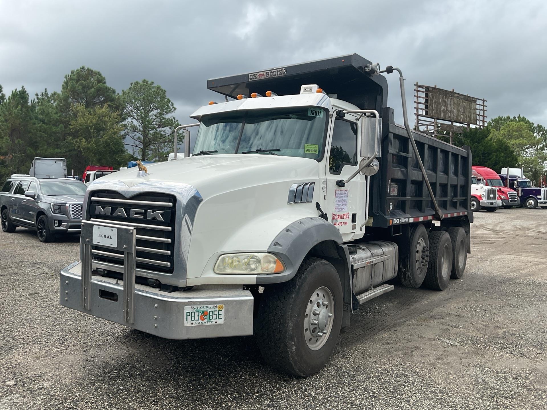 2019 Mack GR64B
