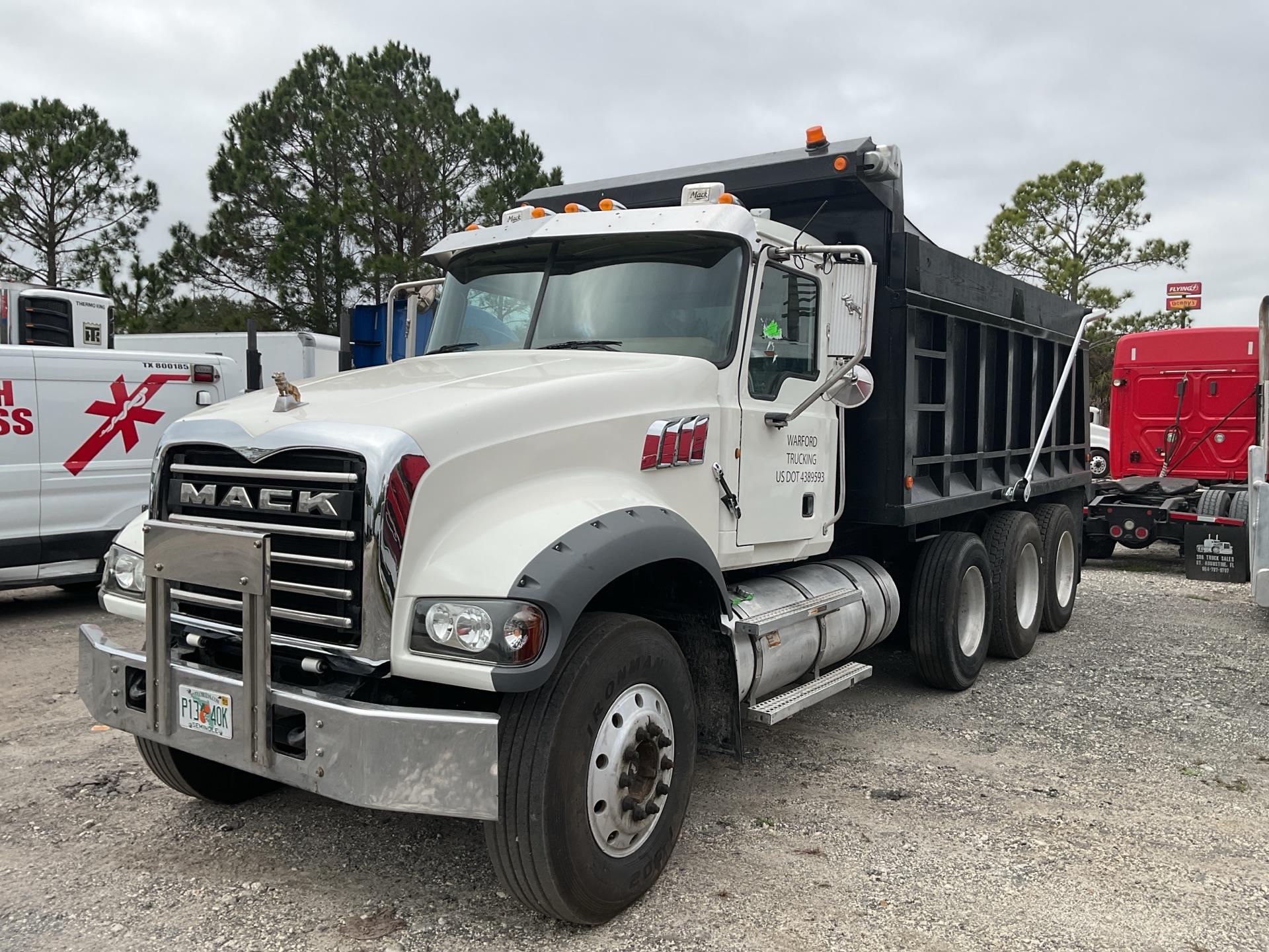 2011 Mack GU713