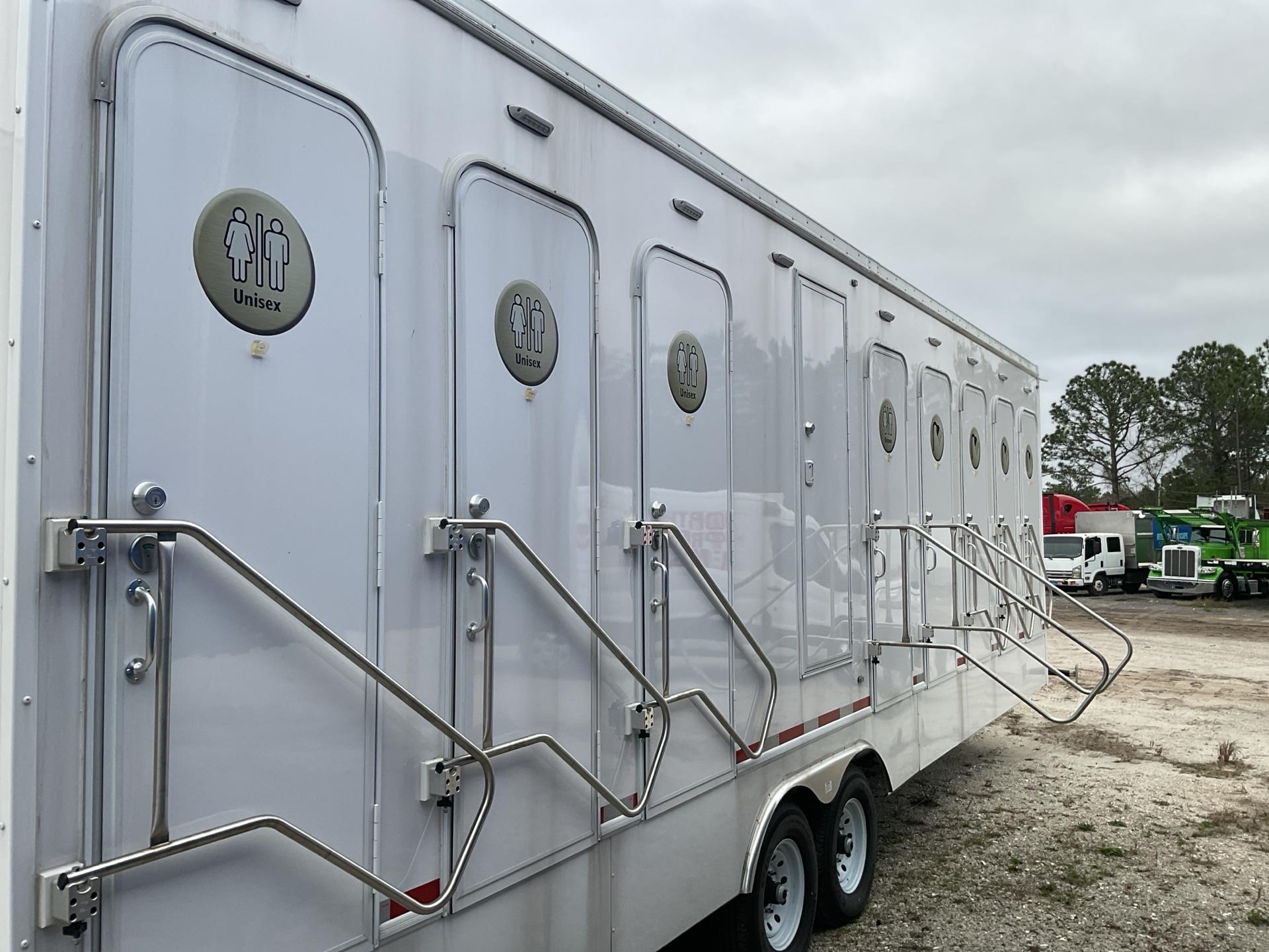 2025 KUNTRY KUSTOM Shower trailer