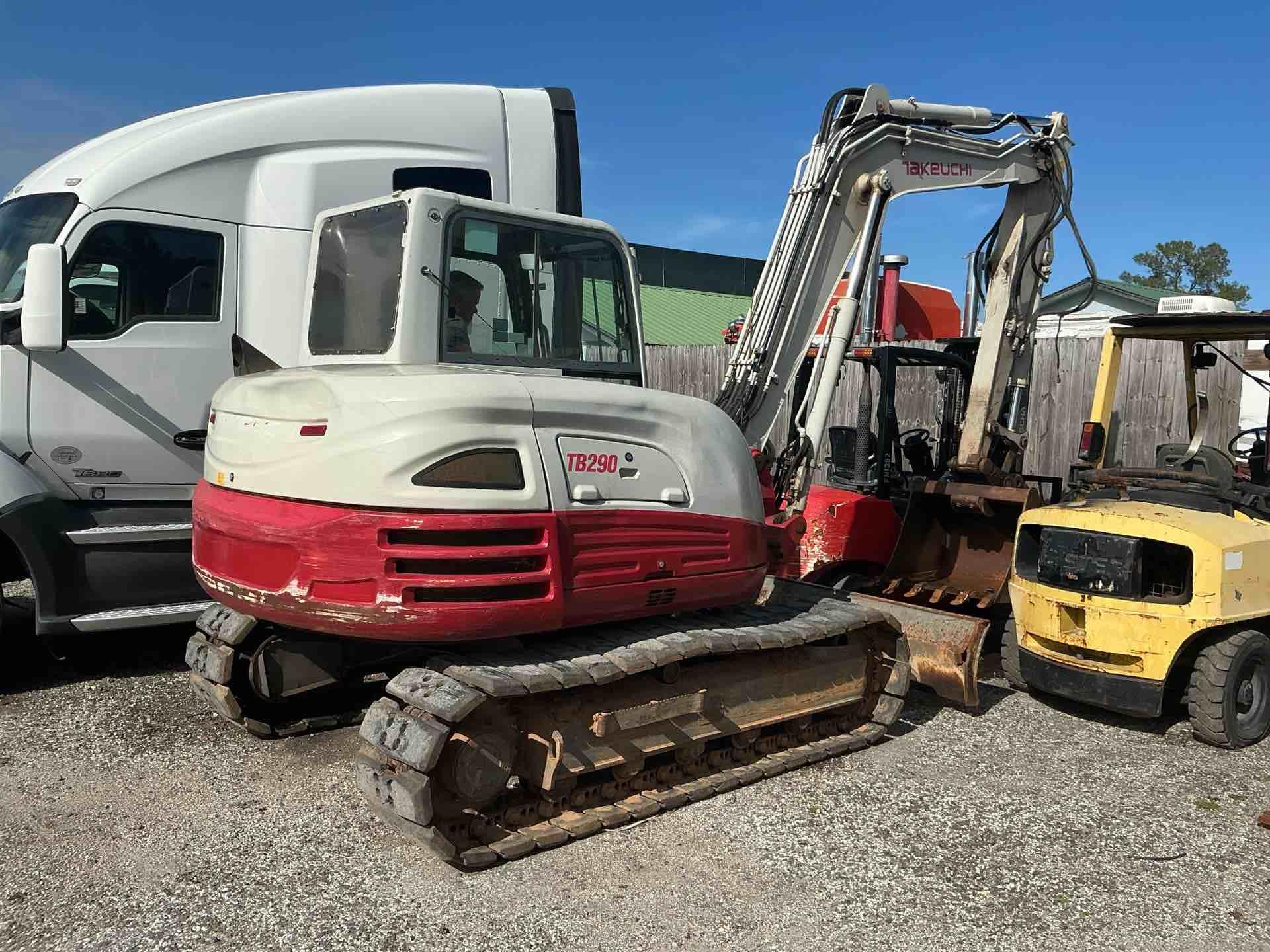 2016 TAKEUCHI TB290CI