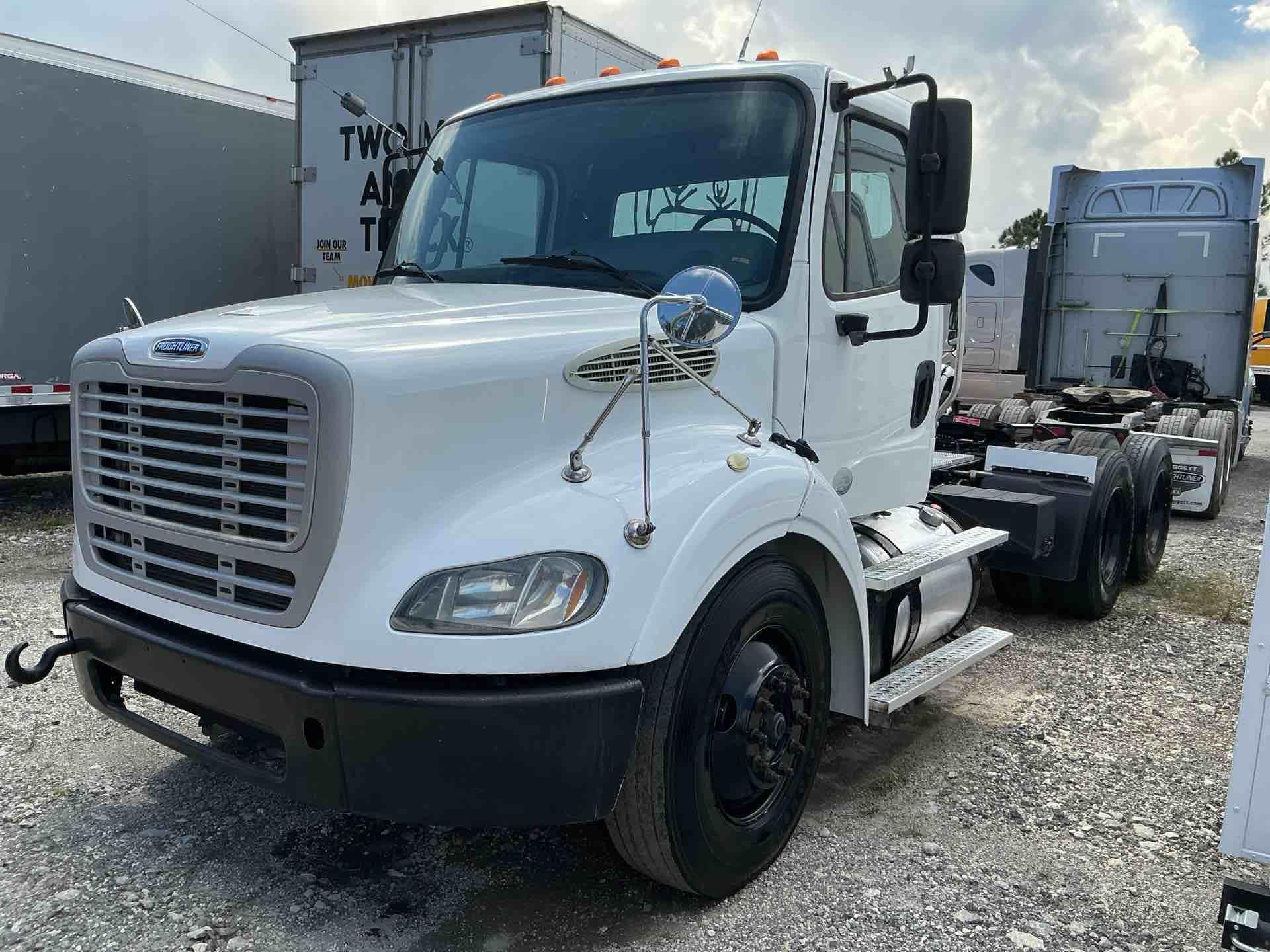 2015 Freightliner M2 112