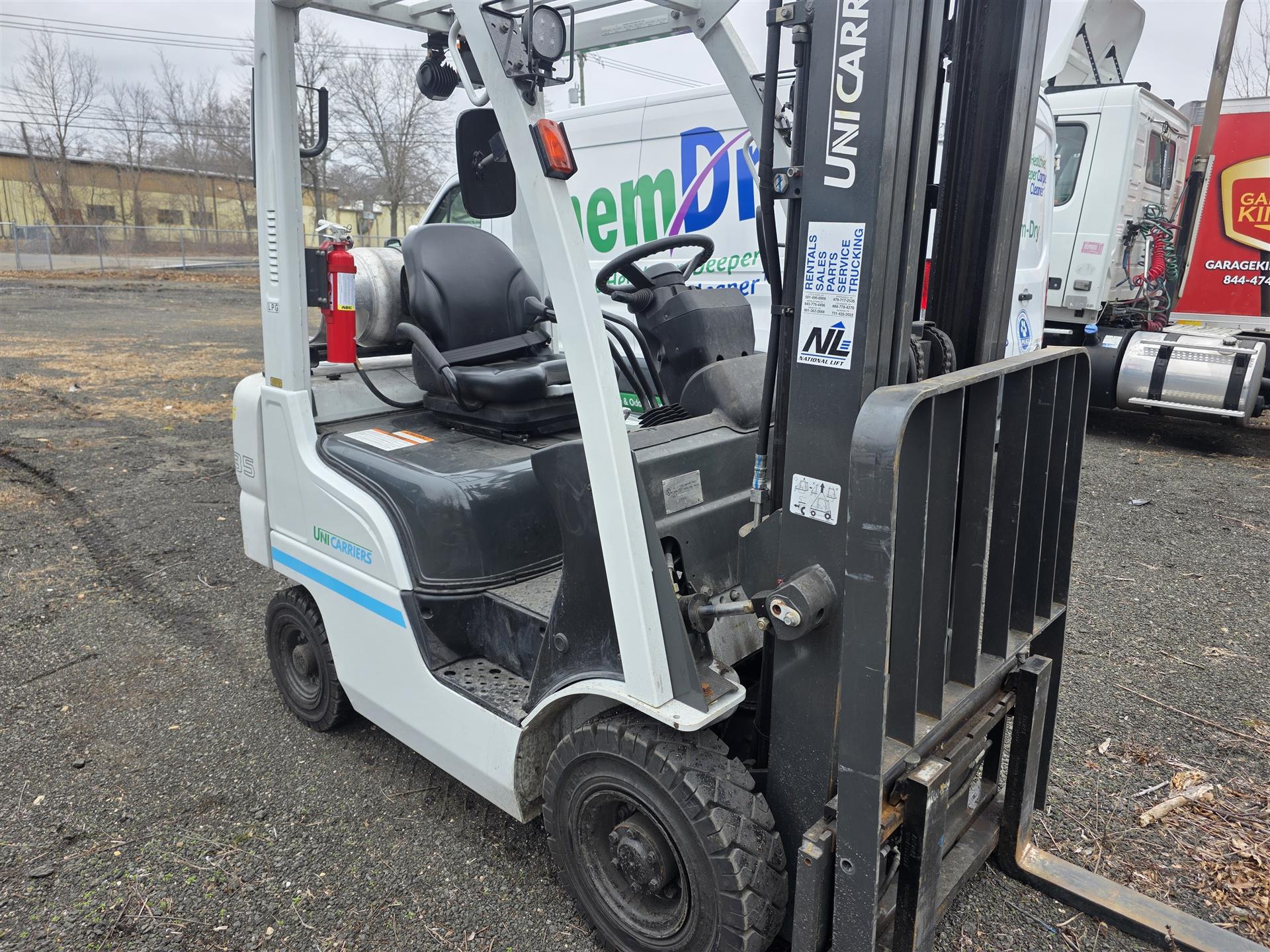 2023 UNICARRIER PF35LP