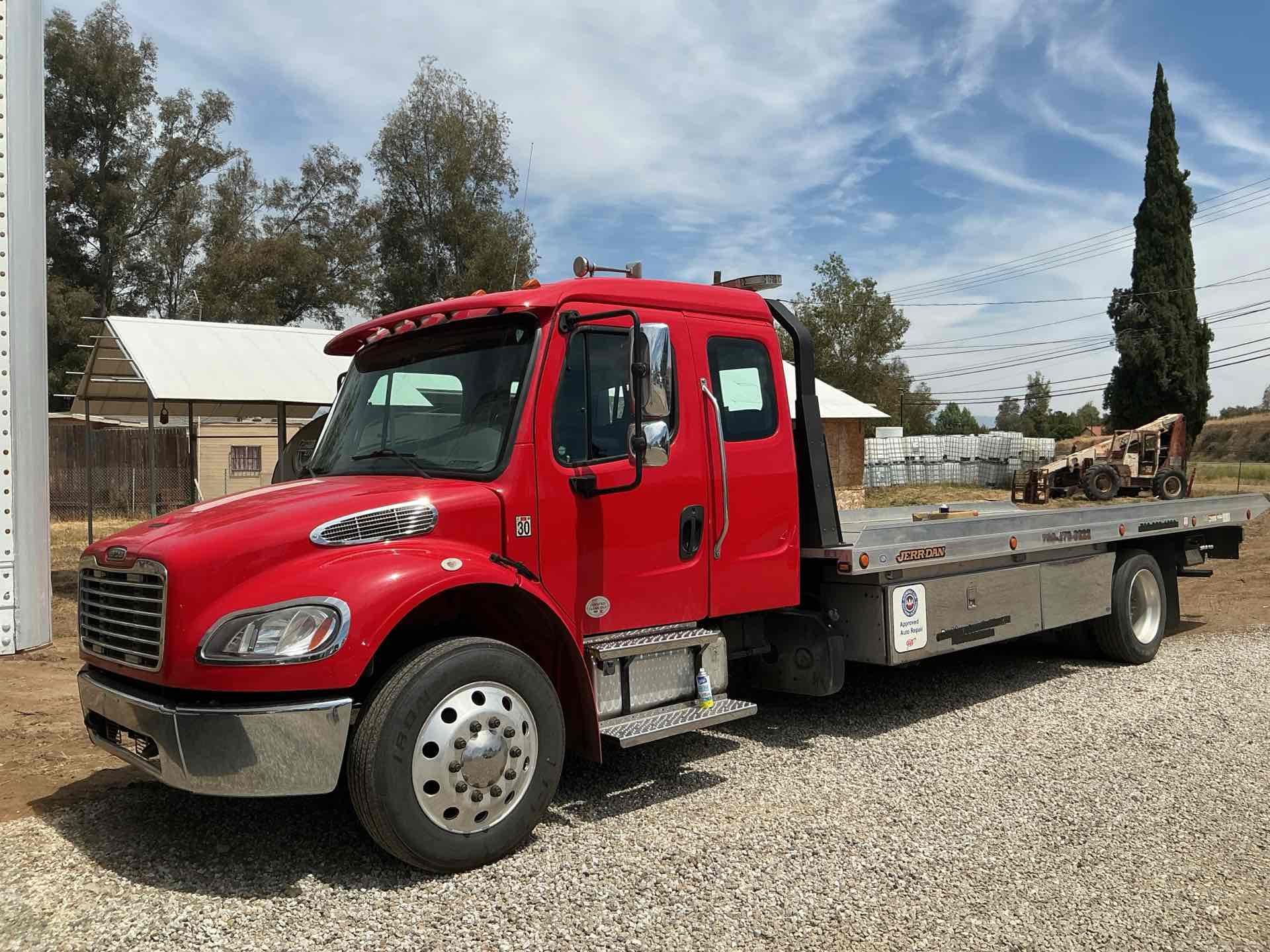 2023 Freightliner M2