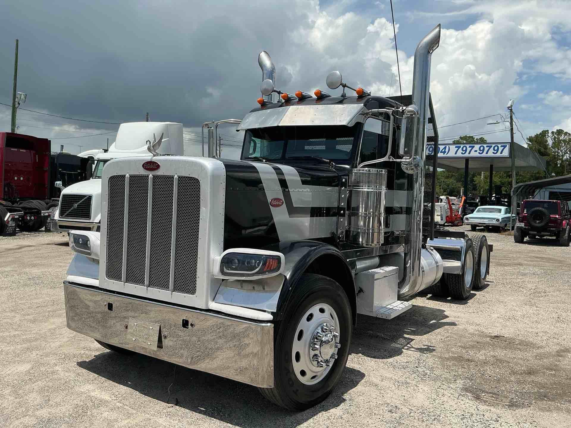 2012 Peterbilt 389