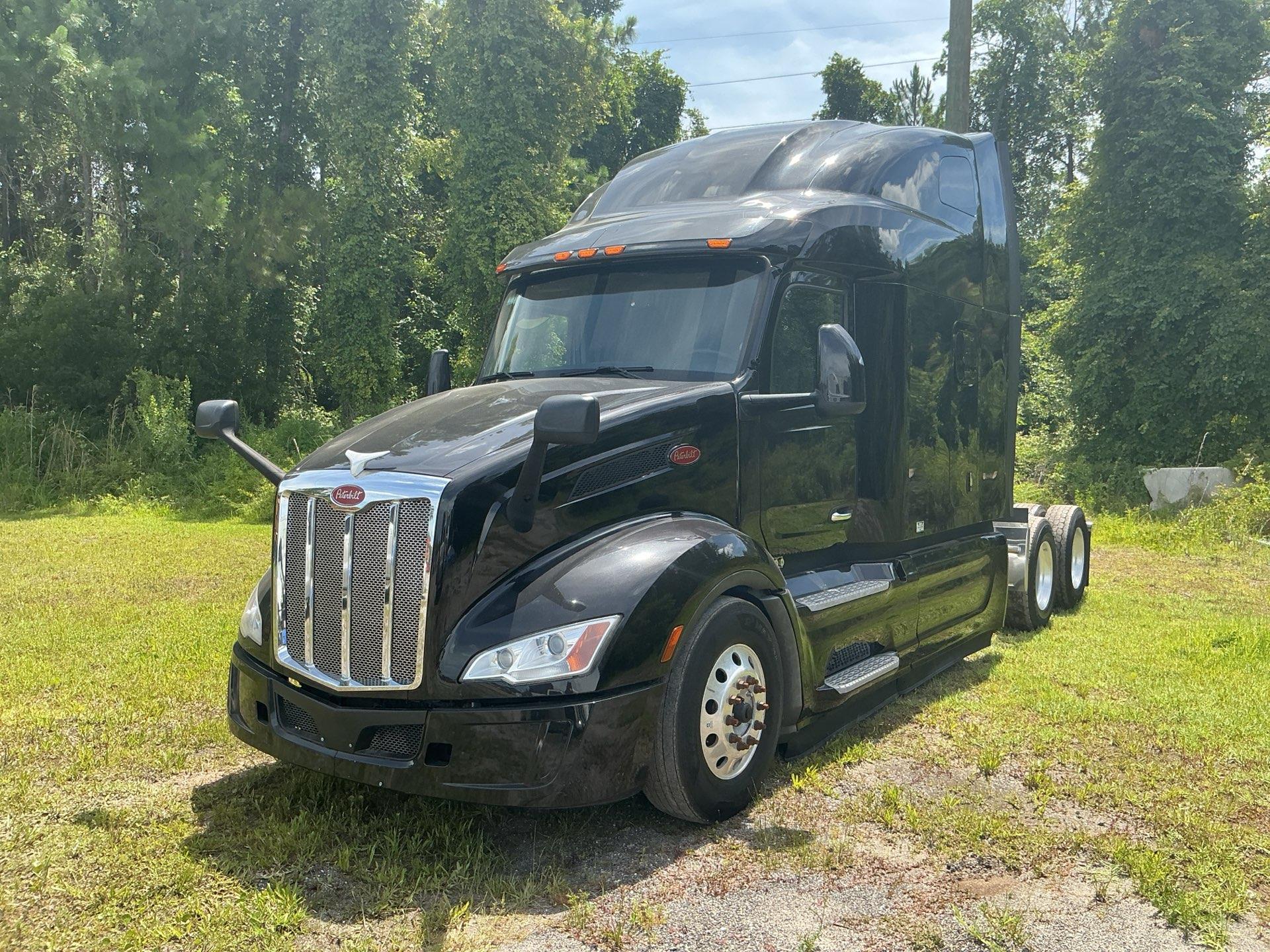 2023 Peterbilt 579