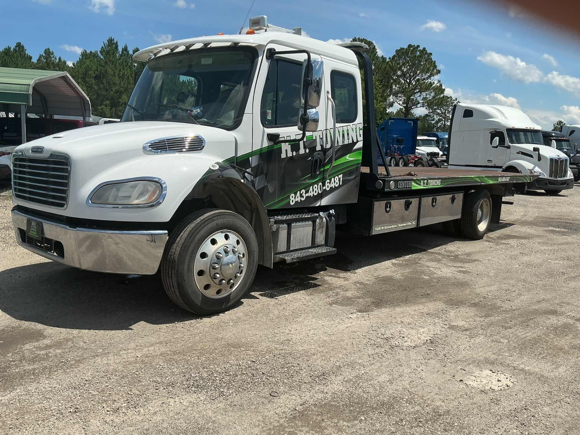 2020 Freightliner M2 106