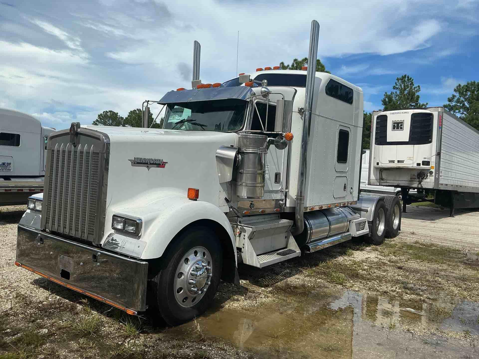 2002 Kenworth W900L