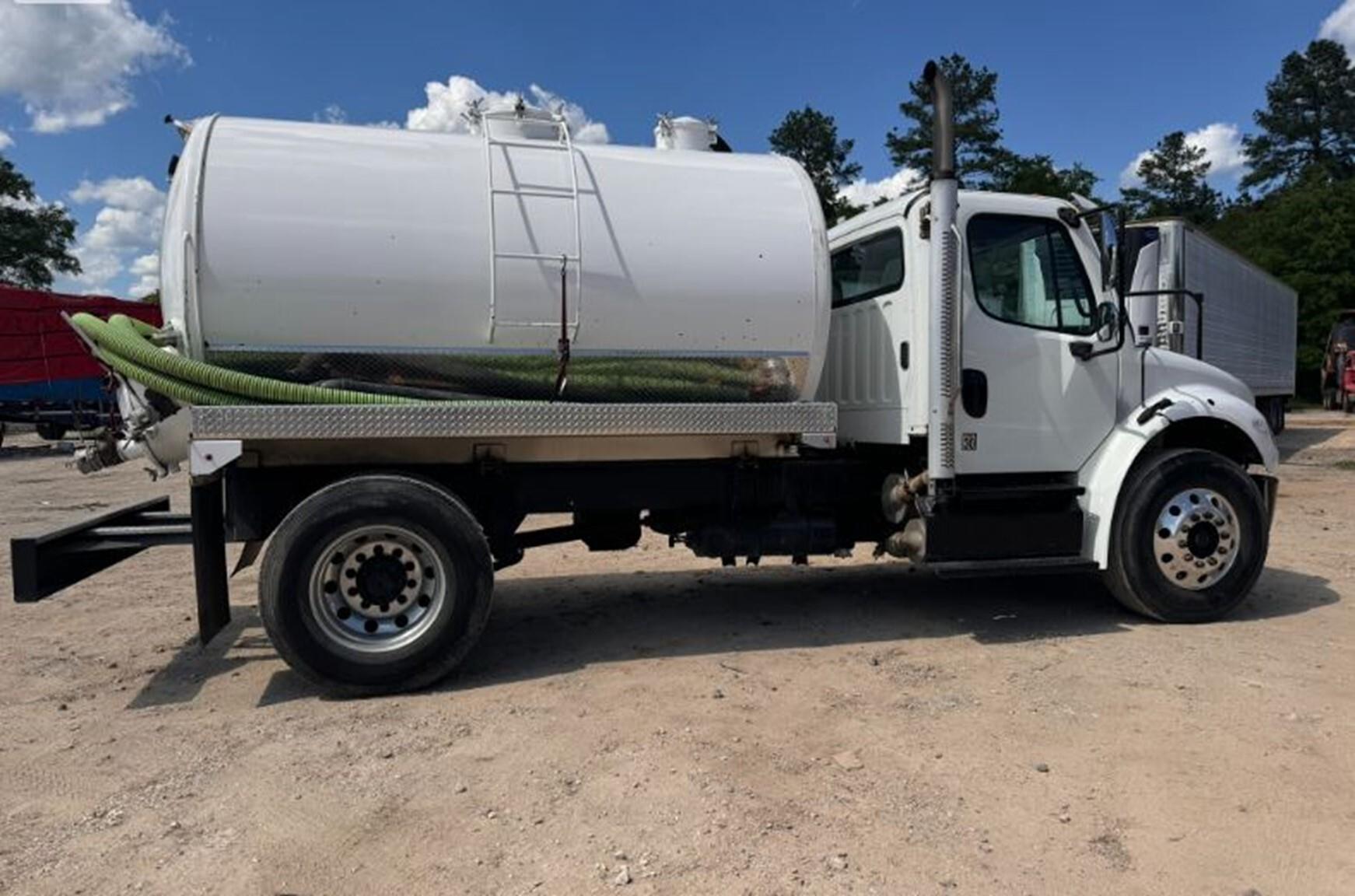 2013 Freightliner M2