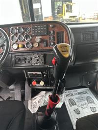 2005 Freightliner 378 Sleeper