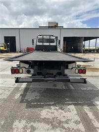 2017 Freightliner M2 106