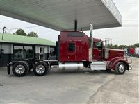 2023 Kenworth W900L
