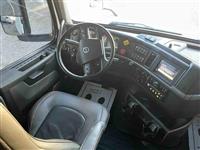 2024 Volvo VNL64T 300 (192