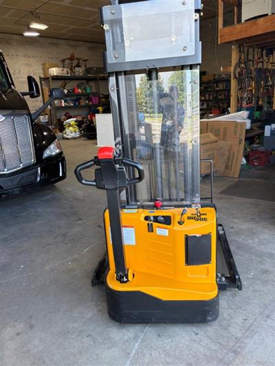 2024 Big Joe S22-116 Straddle Stacker