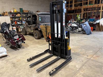 2024 Big Joe S22-116 Straddle Stacker