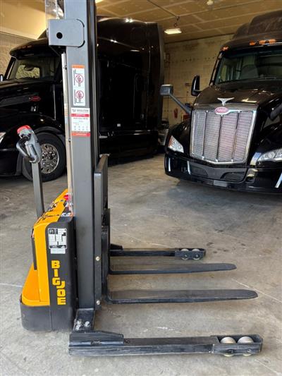 2024 Big Joe S22-116 Straddle Stacker