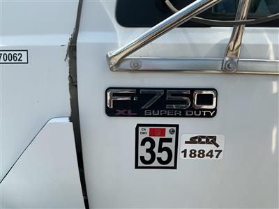 2015 Ford F750 XL S/A