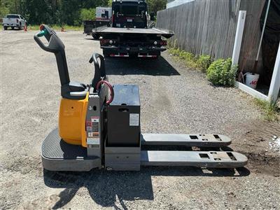 2021 Jungheinrich ECR327A (Electric End Rider)