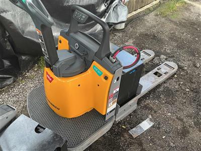 2021 Jungheinrich ECR327A (Electric End Rider)