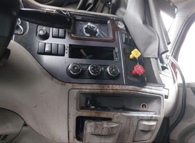 2023 Peterbilt 579