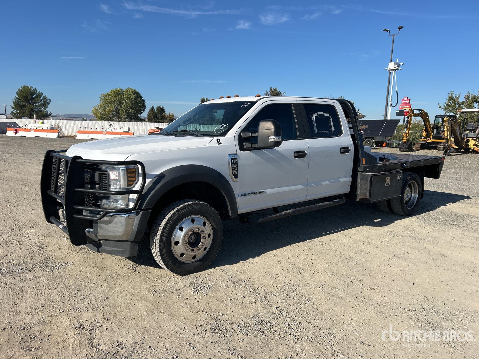 2019 Ford F550 (4x4) Crew Cab Flatbed 