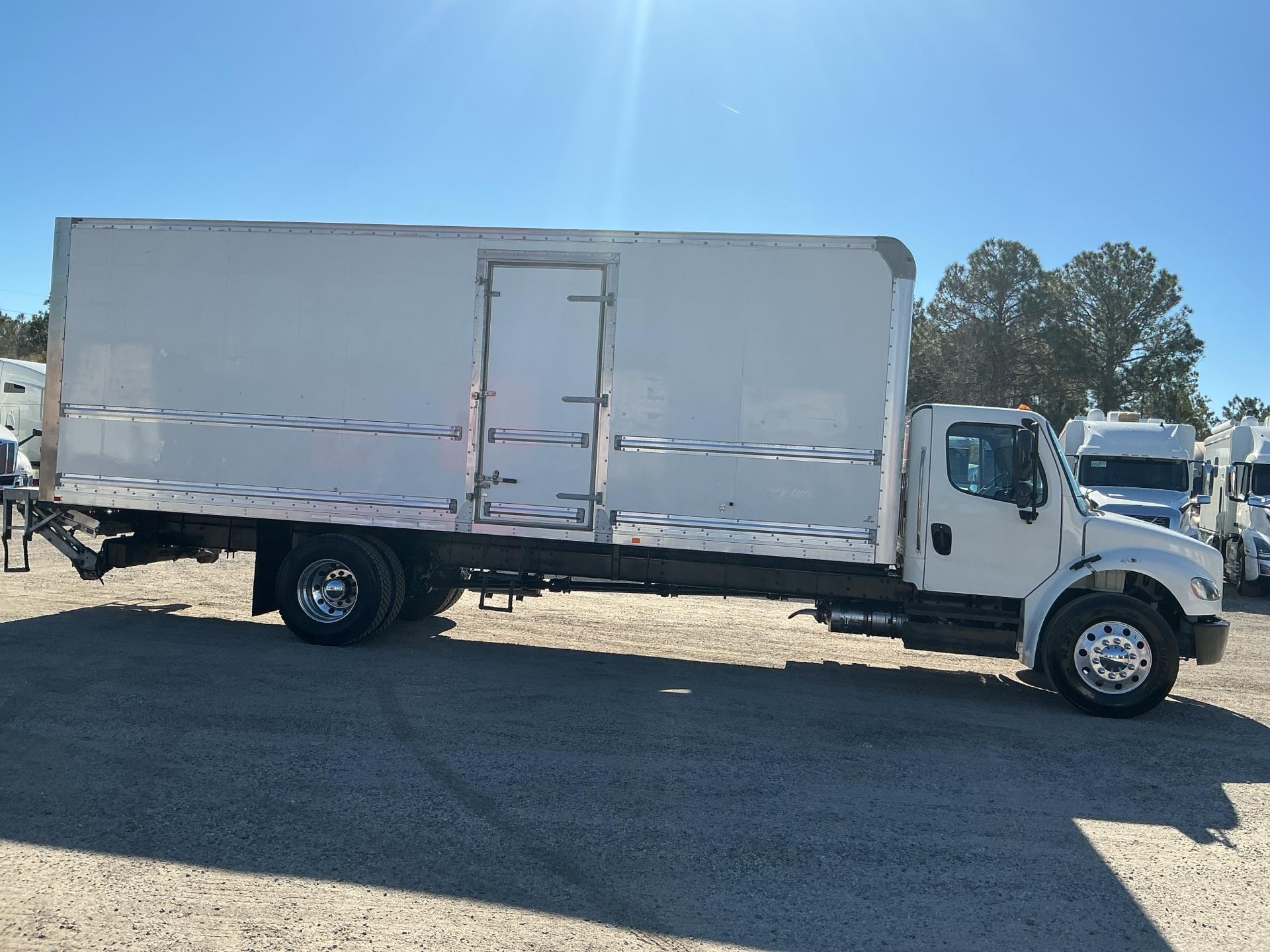 2020 Freightliner M2-106