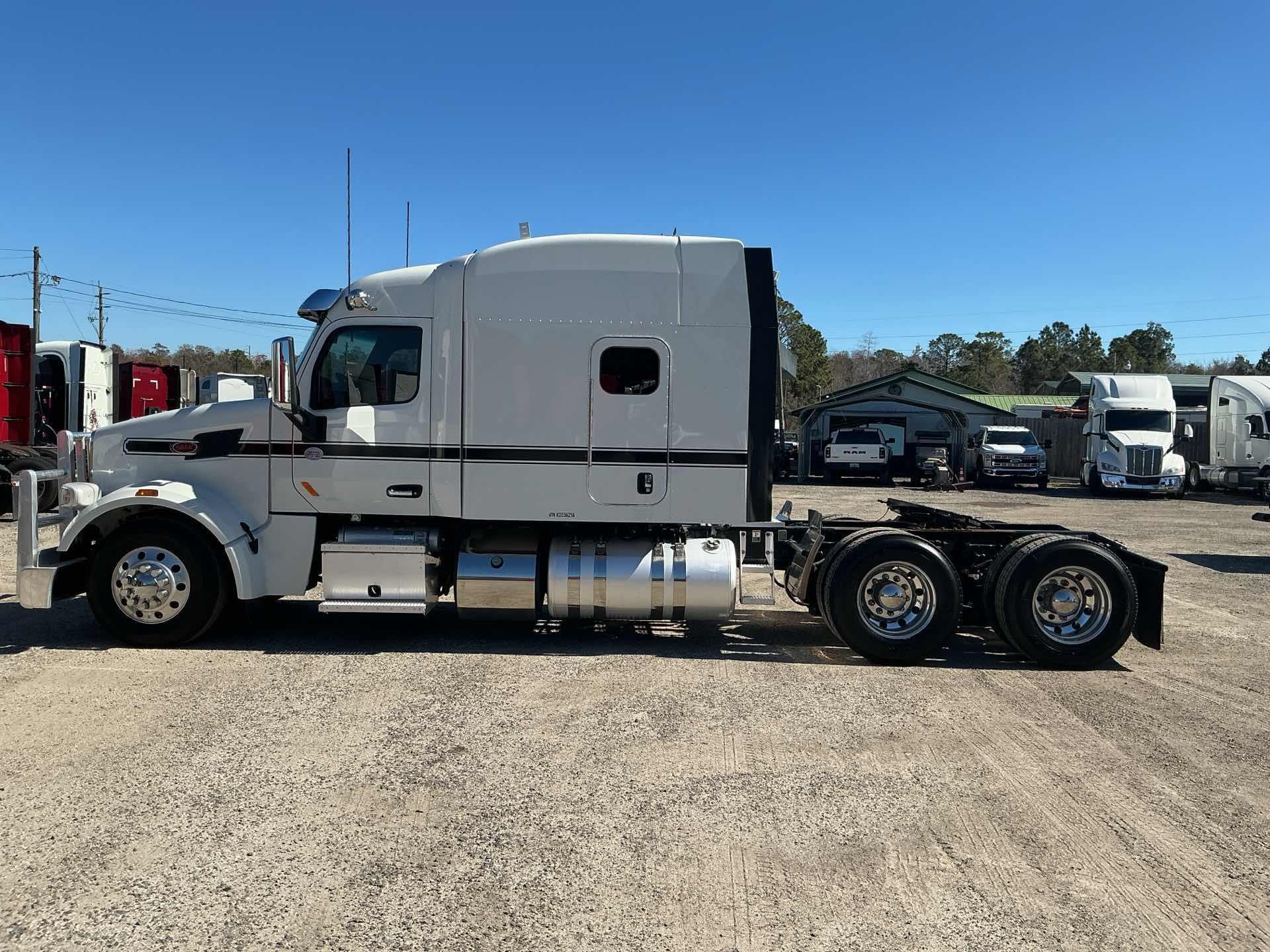 2019 Peterbilt 567