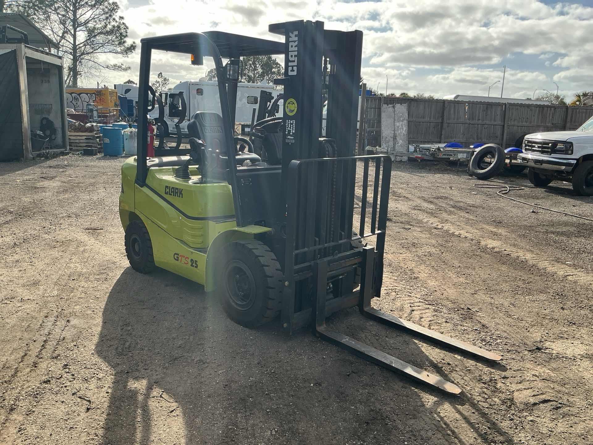 2020 Clark GTS25 