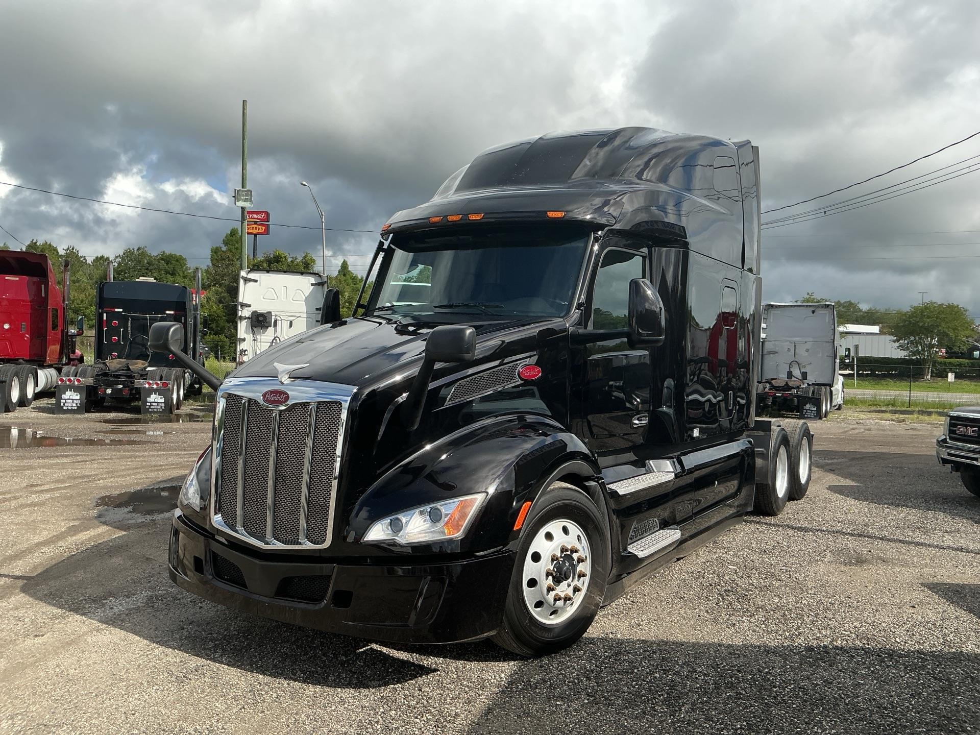 2023 Peterbilt 579