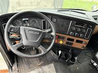 2023 Freightliner PT126064ST