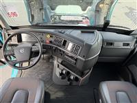 2022 VOLVO TRUCK VNL64T760