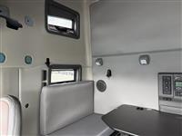 2022 VOLVO TRUCK VNL64T760