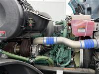 2022 VOLVO TRUCK VNL64T760