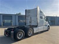 2021 Volvo VNL64T760