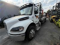 2025 Freightliner M2106042S