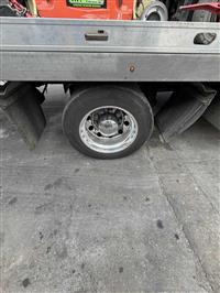 2025 Freightliner M2106042S