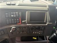 2022 VOLVO TRUCK VNL64T860