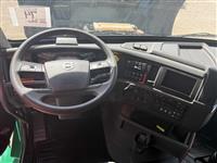 2022 VOLVO TRUCK VNL64T860