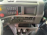 2022 VOLVO TRUCK VNL64T860