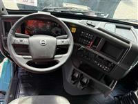 2022 VOLVO TRUCK VNL64T860