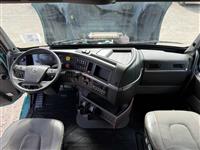 2022 VOLVO TRUCK VNL64T860