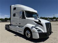 2022 Volvo VNL64T760
