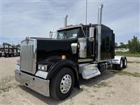 2023 Kenworth W900