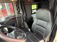 2023 Kenworth W900